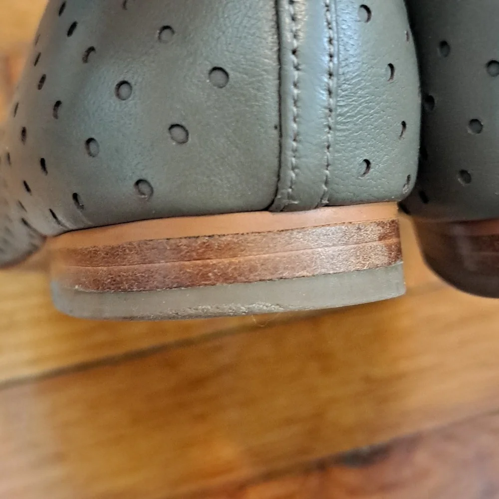 Leather Flats 8/10